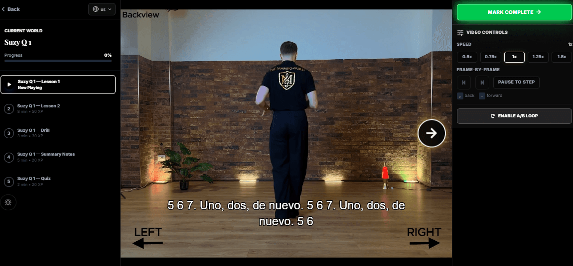 Player delle lezioni in vista posteriore per seguire la pratica come in lezione dal vivo